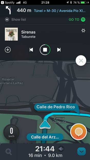 Integración Apps Waze y Spotify